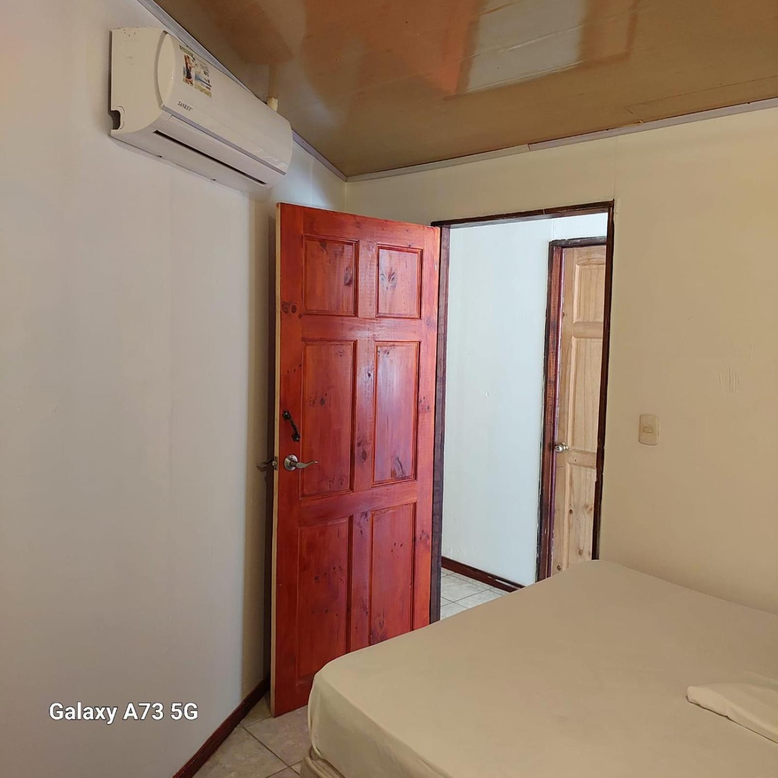 Costa Linda Art Hostel 曼努埃尔安东尼奥 外观 照片
