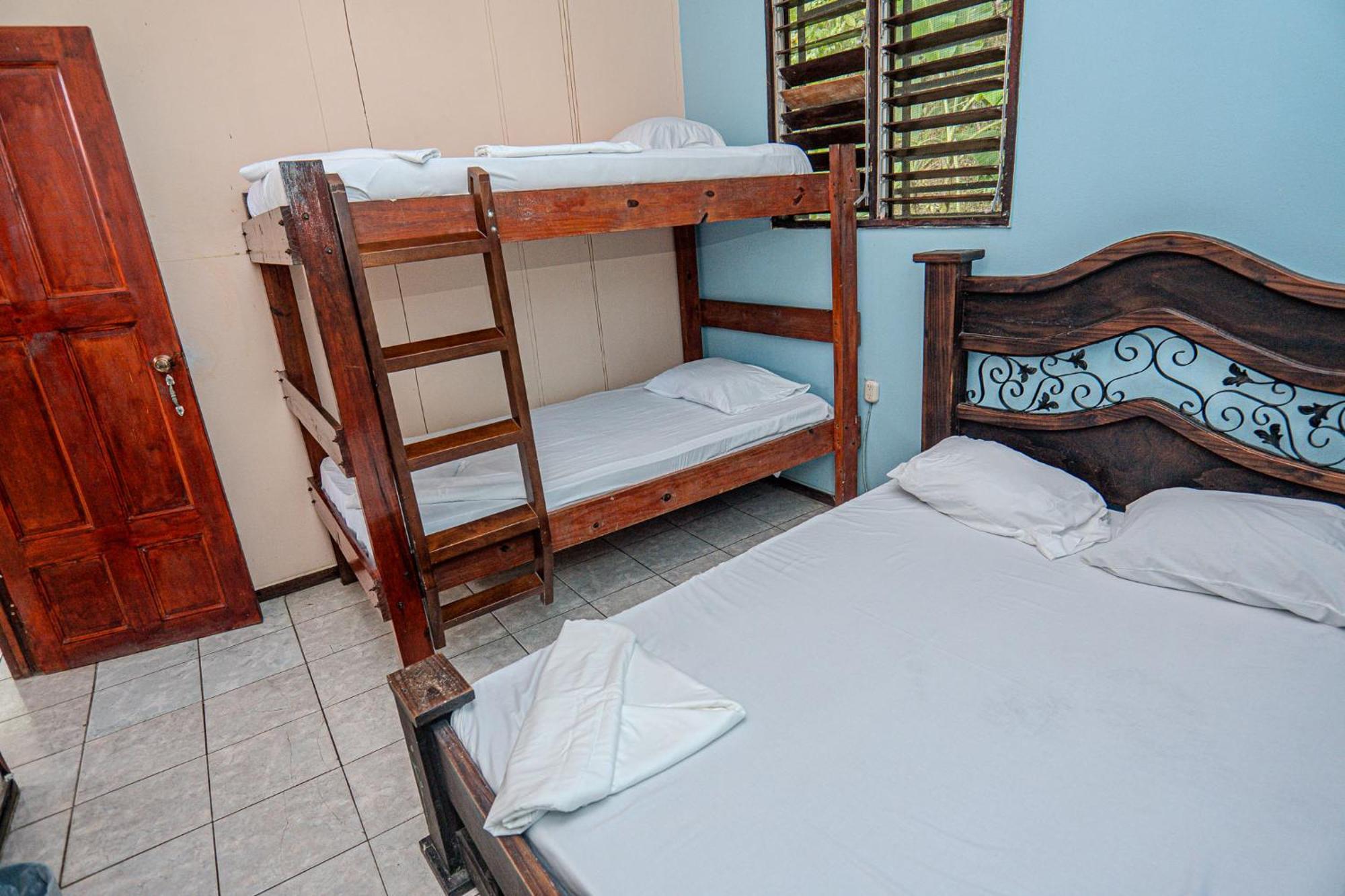Costa Linda Art Hostel 曼努埃尔安东尼奥 外观 照片